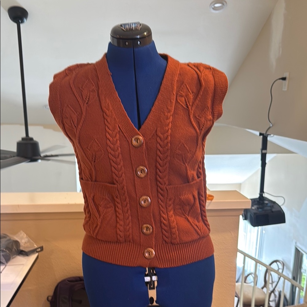 Elhoffer Elevensies Cable Knit Sweater Vest - Rust